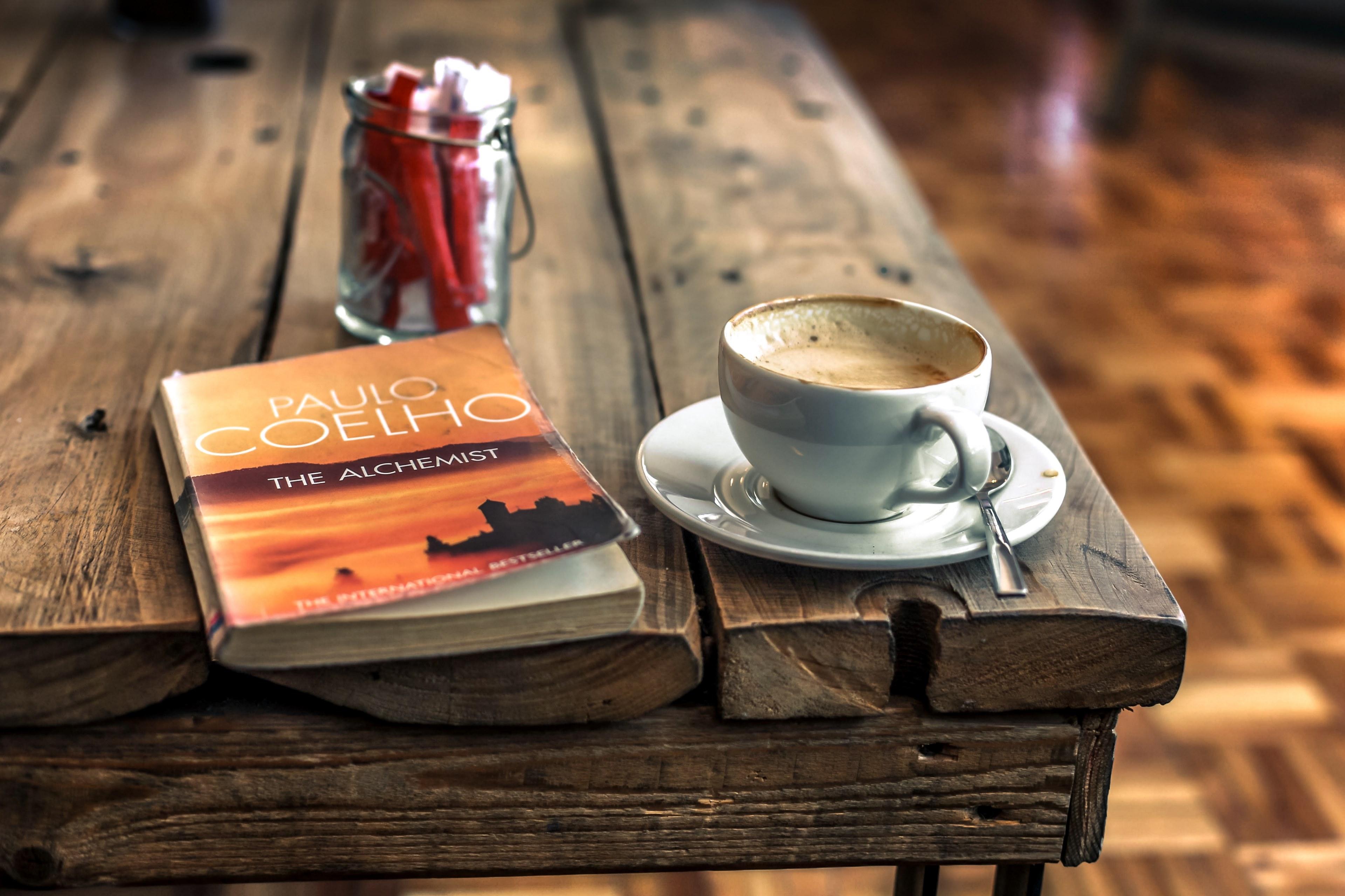 3840x2560 Wallpaper / coffee break with a good book 4k wallpaper free download
