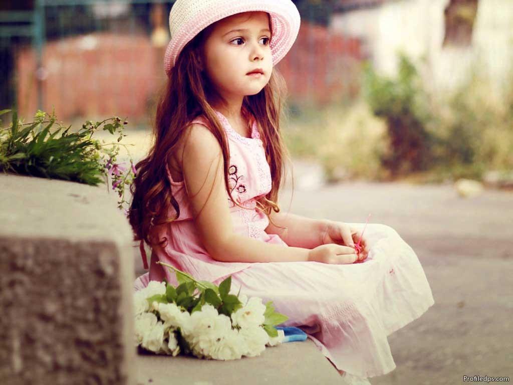 1024x768 Cute Girl DP Wallpaper