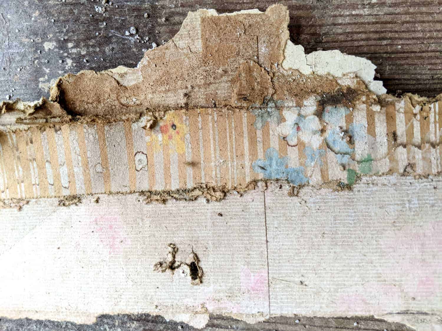 1500x1125 Antique Farmhouse Wallpaper Found During Renovation · Our Vintage Bungalow