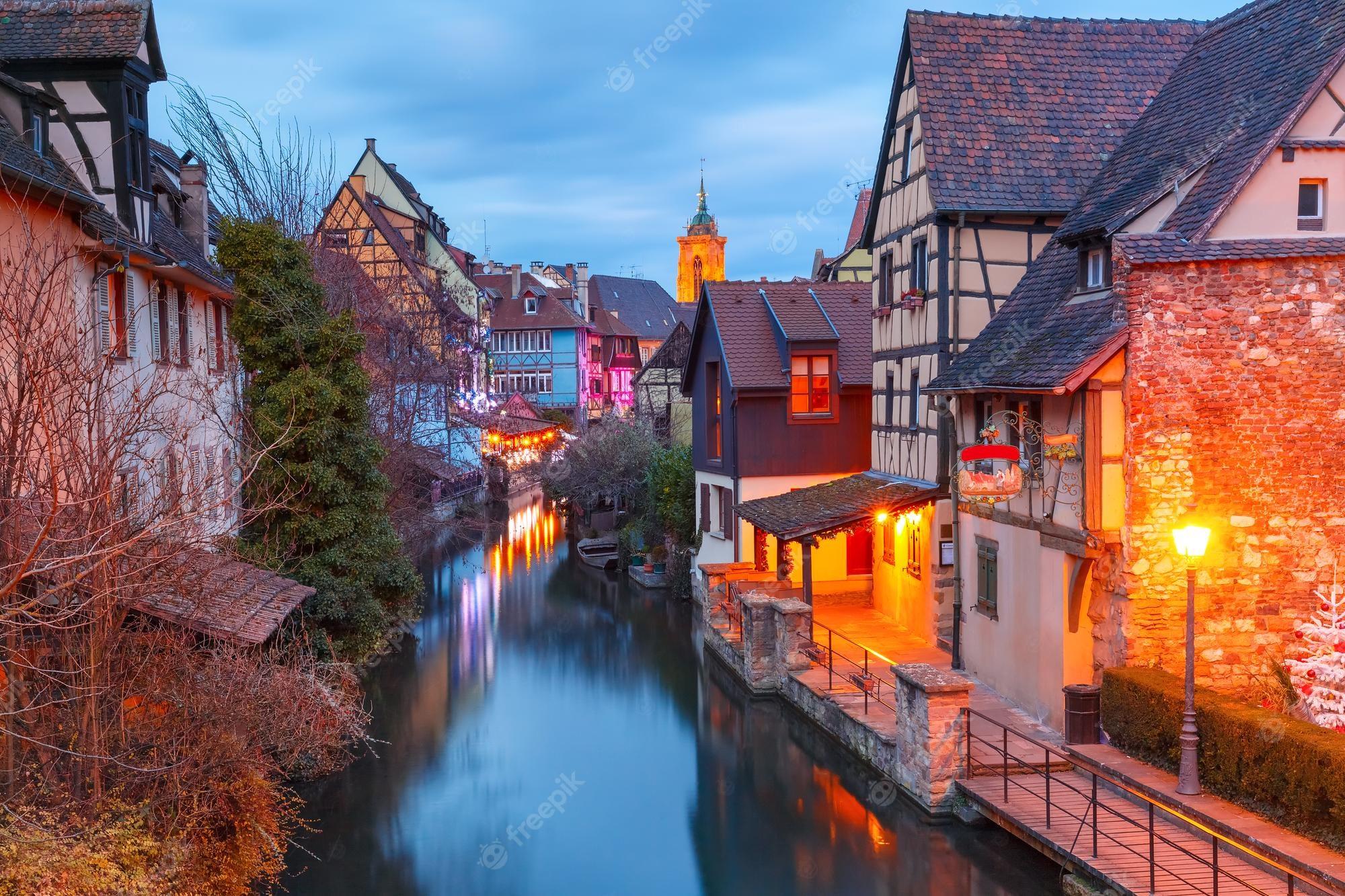2000x1333 Premium Photo. Christmas little venice in colmar alsace france
