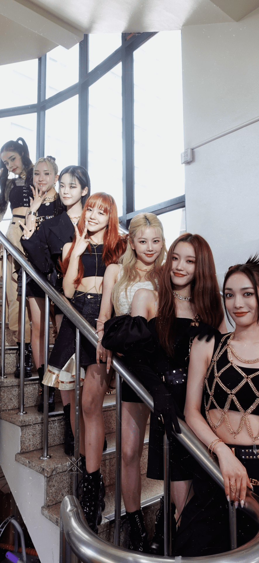 886x1920 Kpop Locks