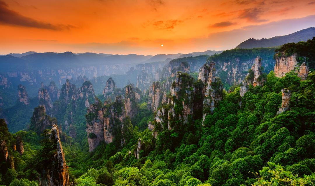 1080x641 Zhangjiajie National Forest Park in China and description