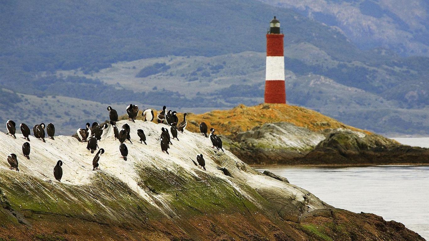 1366x768 Argentina to the port of Ushuaia Antarctic wallpaper