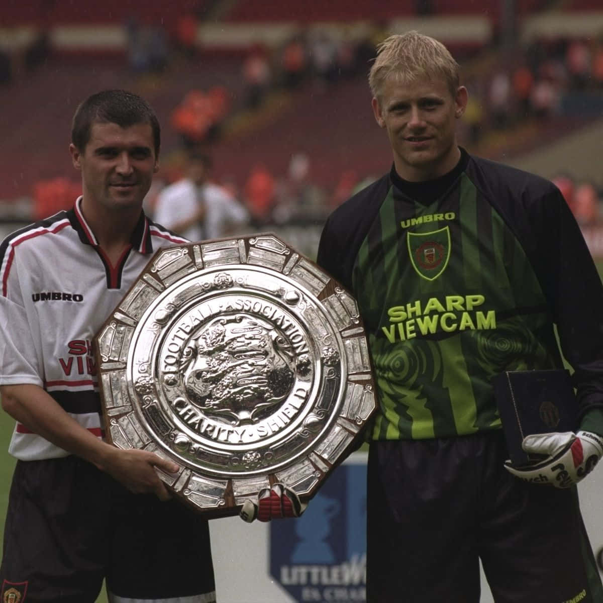1200x1200 Download Peter Schmeichel With Roy Keane Wallpaper