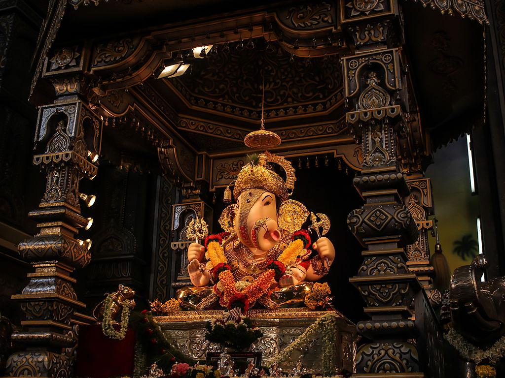 1024x768 Dagdusheth Ganpati, Pune.jpeg