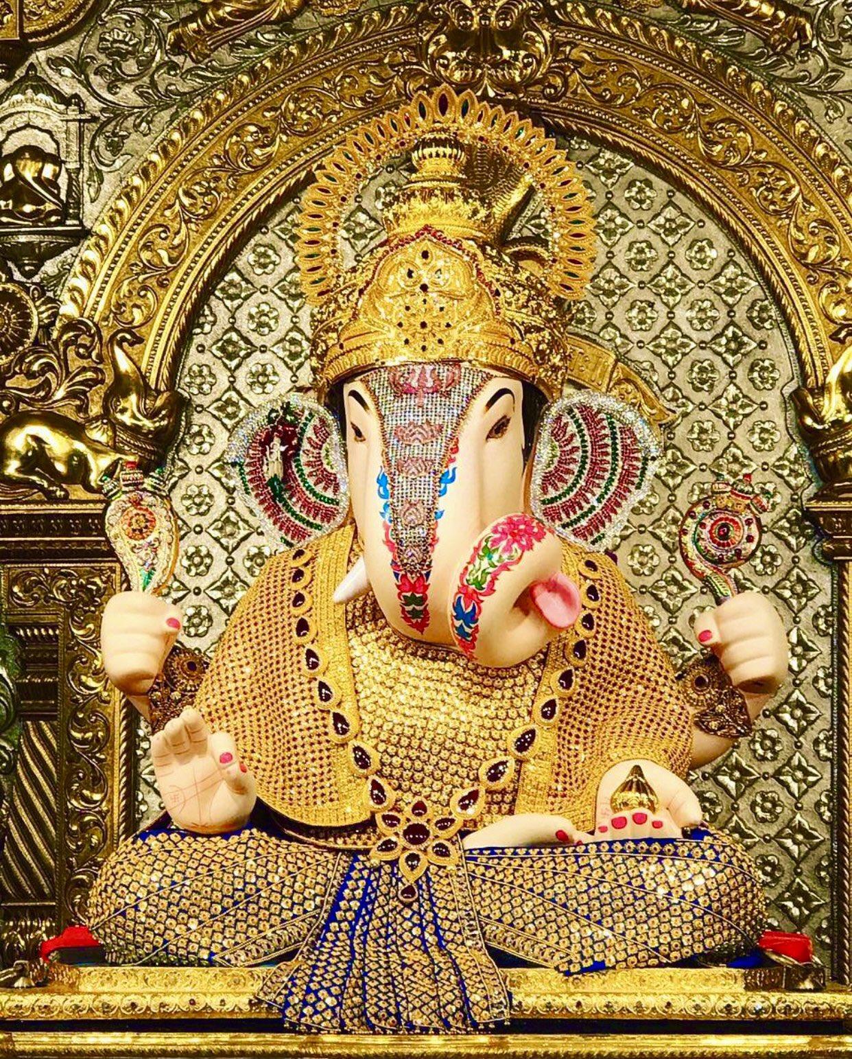 1242x1543 Jaya_Upadhyaya DAGDUSETH HALWAI GANPATI, PUNE (Maha) Incepted more than 125 years ago by Shri Dagdusheth Halwai and his wife Lakshmibai when they lost their only son to the plague