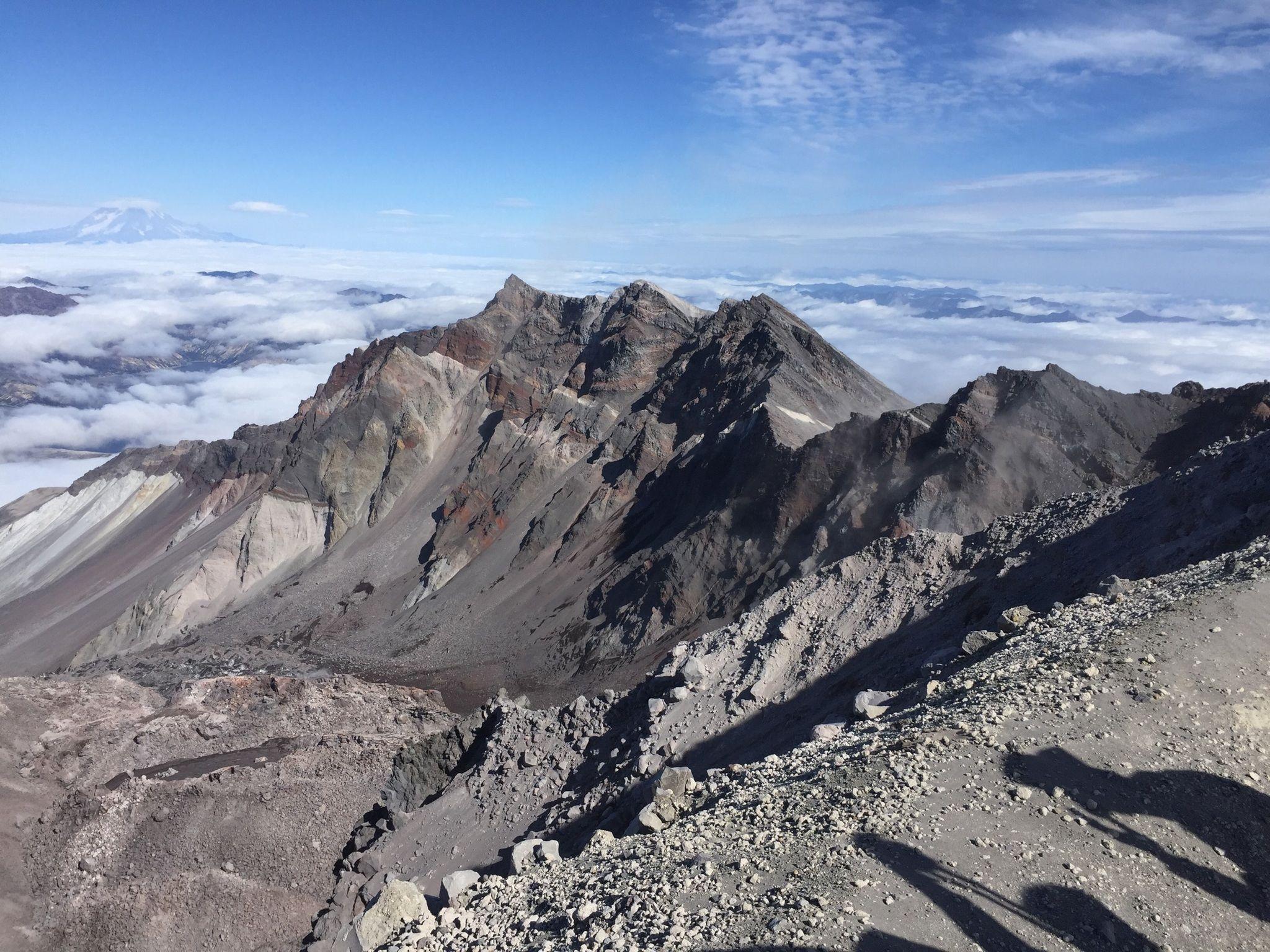 2048x1536 Mount Saint Helens Summit via Ptarmigan Trail