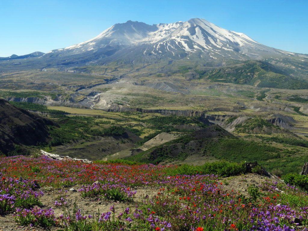 1024x768 Crevasse Blocked On Mount St. Helens