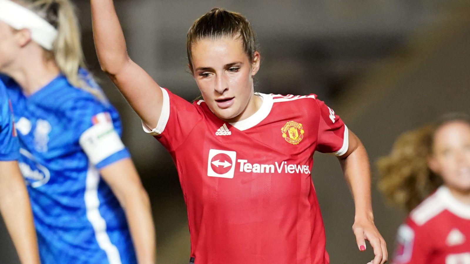 1600x900 Manchester United striker Ella Toone signs new deal until June 2025