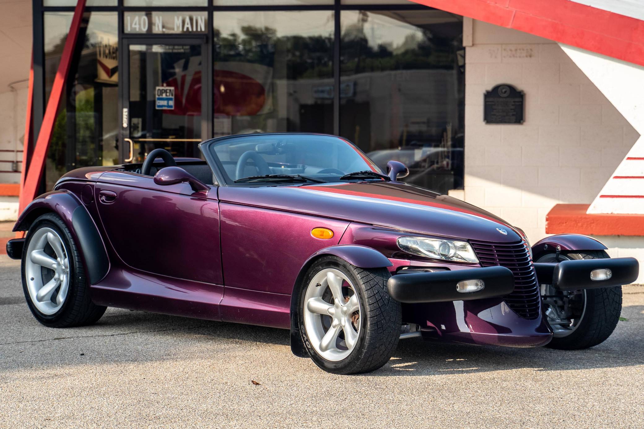 2080x1386 Plymouth Prowler & Bids