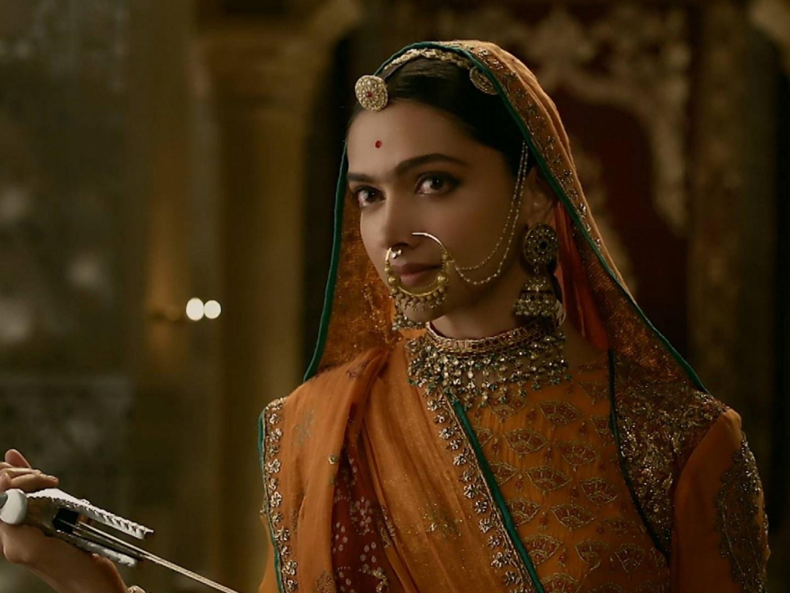 1600x1200 Ghoomar: NBA cheerleaders jive to Deepika Padukone song from Padmaavat