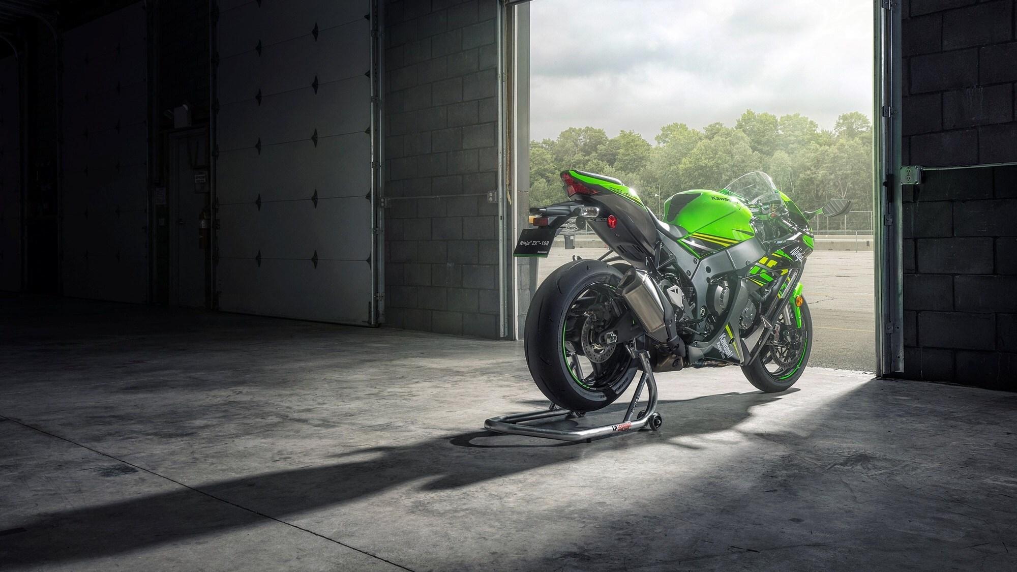 2000x1125 Kawasaki Ninja ZX 10R Popular Bike Wallpaper