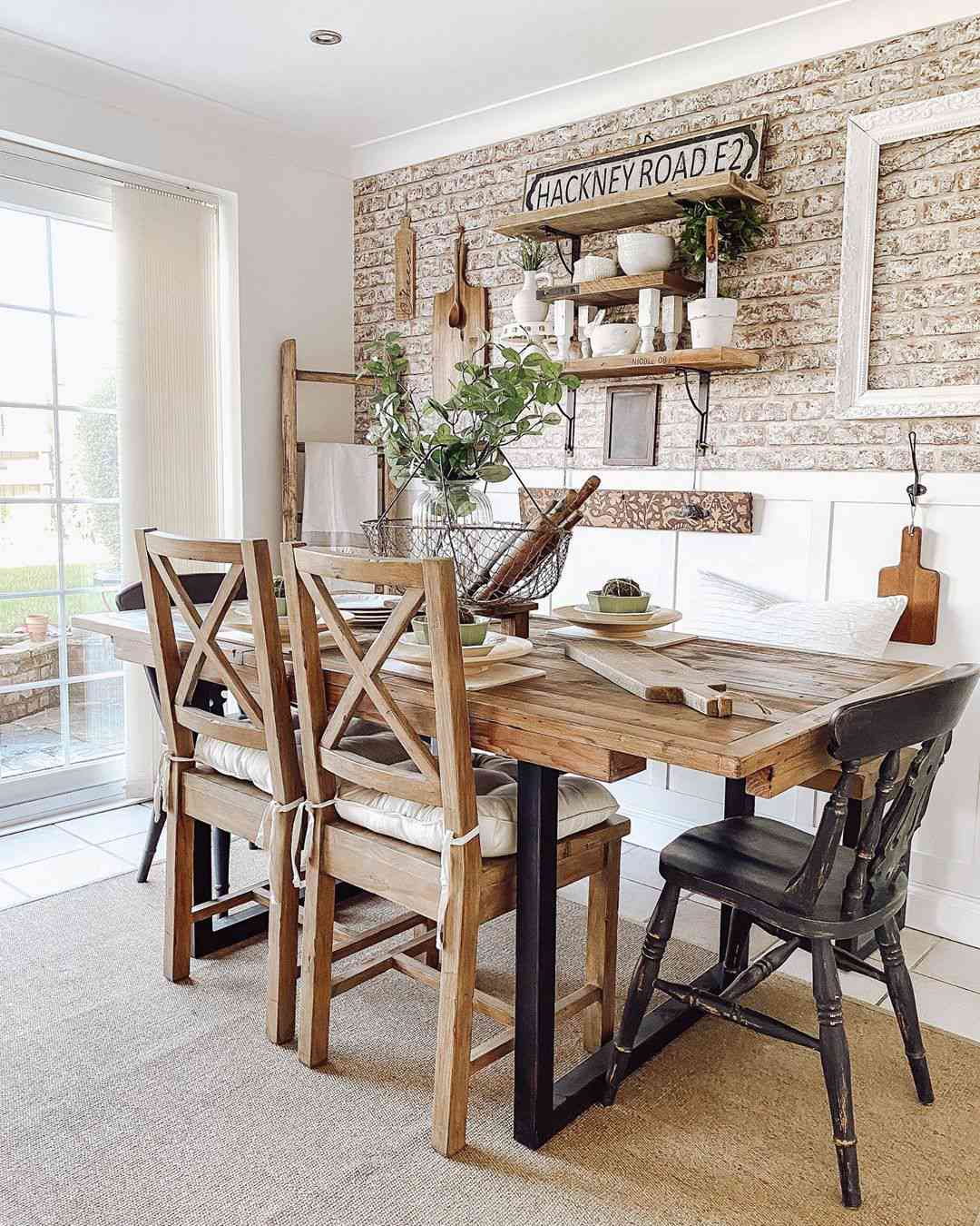 1080x1350 Amazing Dining Rooms With Wallpaper