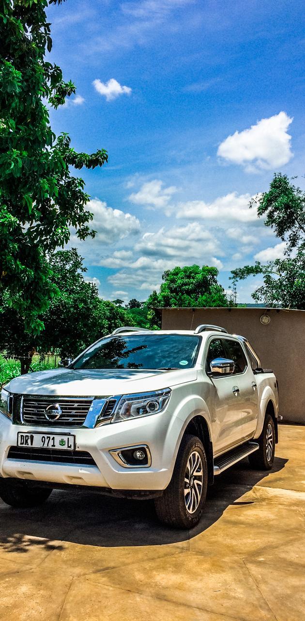 630x1280 Nissan Navara wallpaper