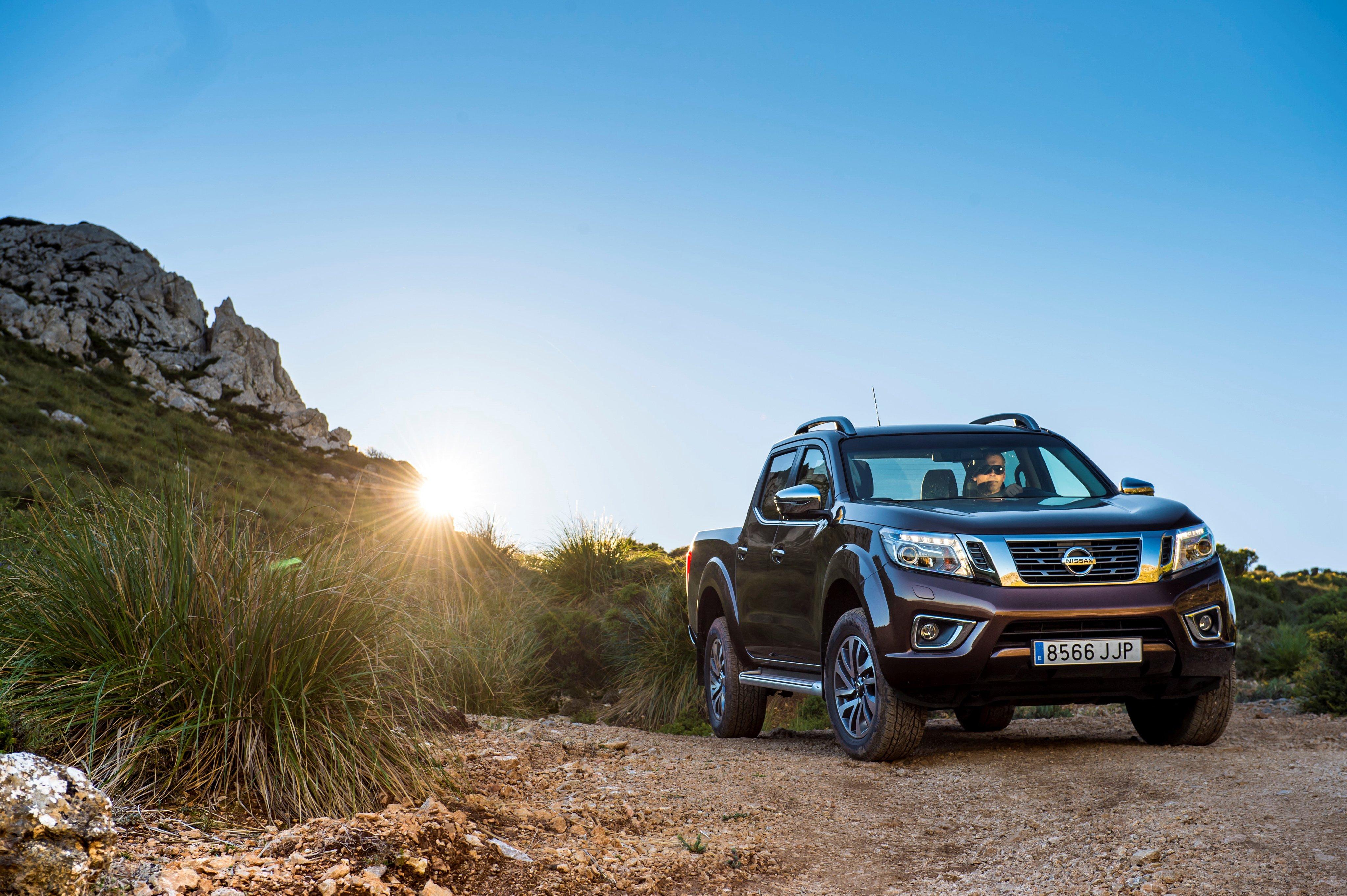 4096x2726 Nissan NP300 Navara double Cab cars truck pickup 2015 wallpaperx2726