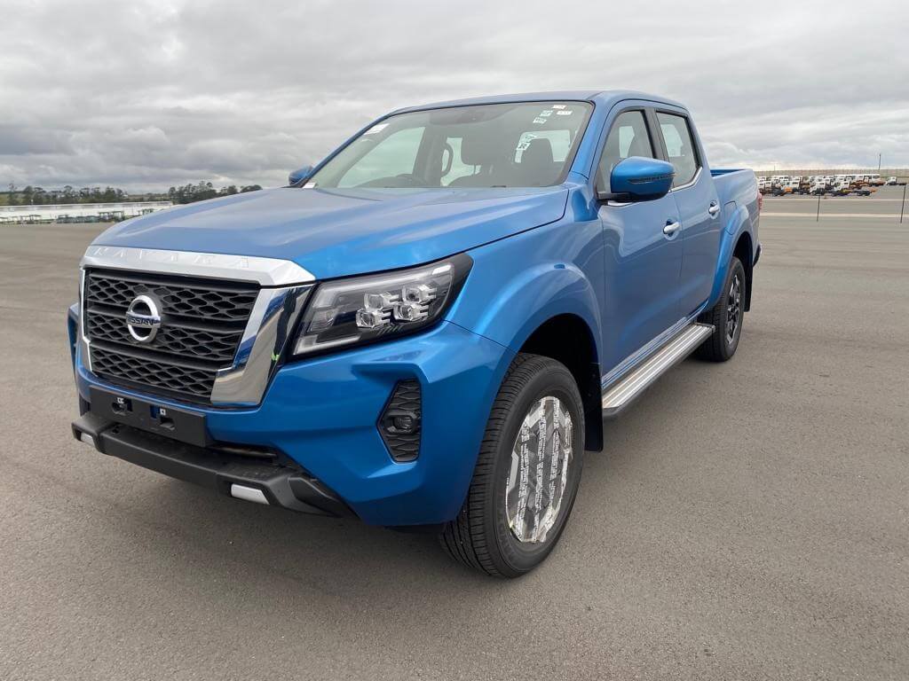 1024x768 RHD Nissan Navara