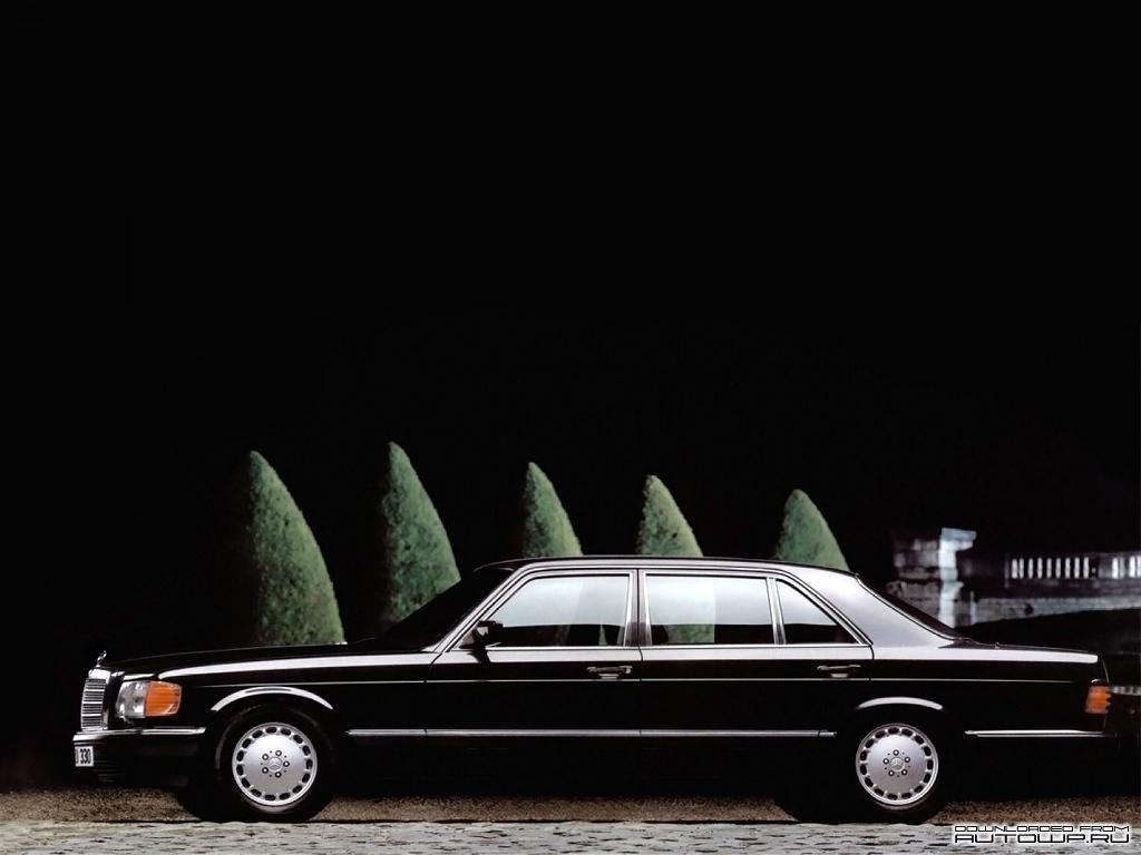 1024x768 W126 Mercedes Wallpaper