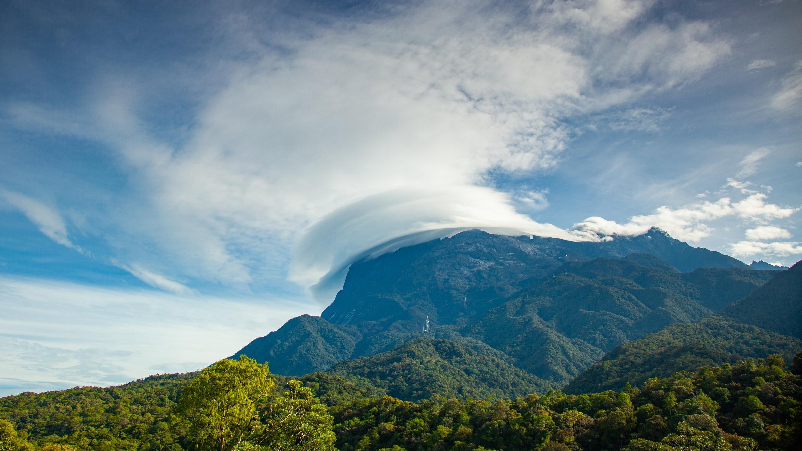 2560x1440 Mount Kinabalu National Park in Sabah and Activities