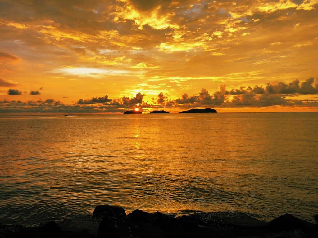 1024x768 Sabah video romantic journey