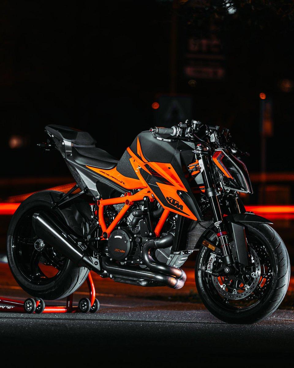 960x1200 Bagoros Performance KTM 1290 SUPER DUKE R is now more menacing than ever, on road or on the track! Still, there is room for style and protection upgrades