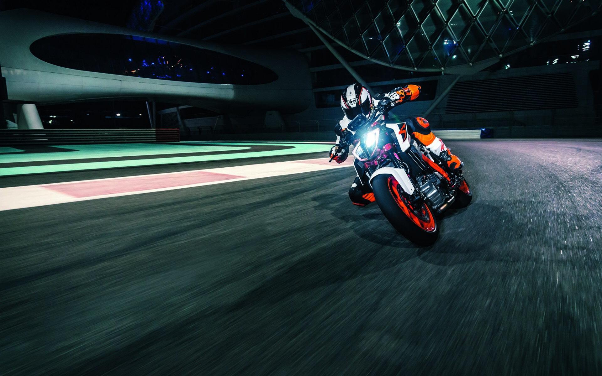 1920x1200 KTM 1390 Super Duke R Wallpaper