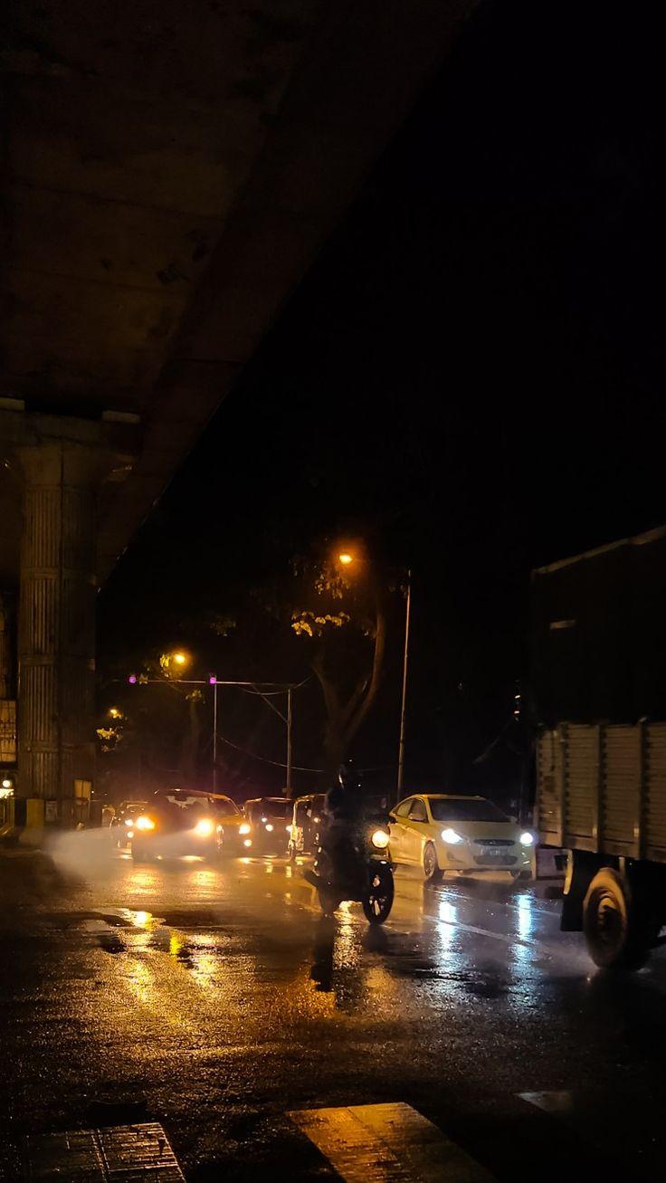 736x1307 Bangalore. Street
