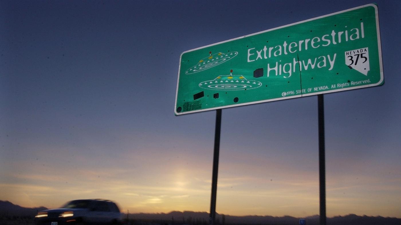 1400x786 The Secret's Out: Obama Acknowledges Existence Of Area 51 : It's All Politics