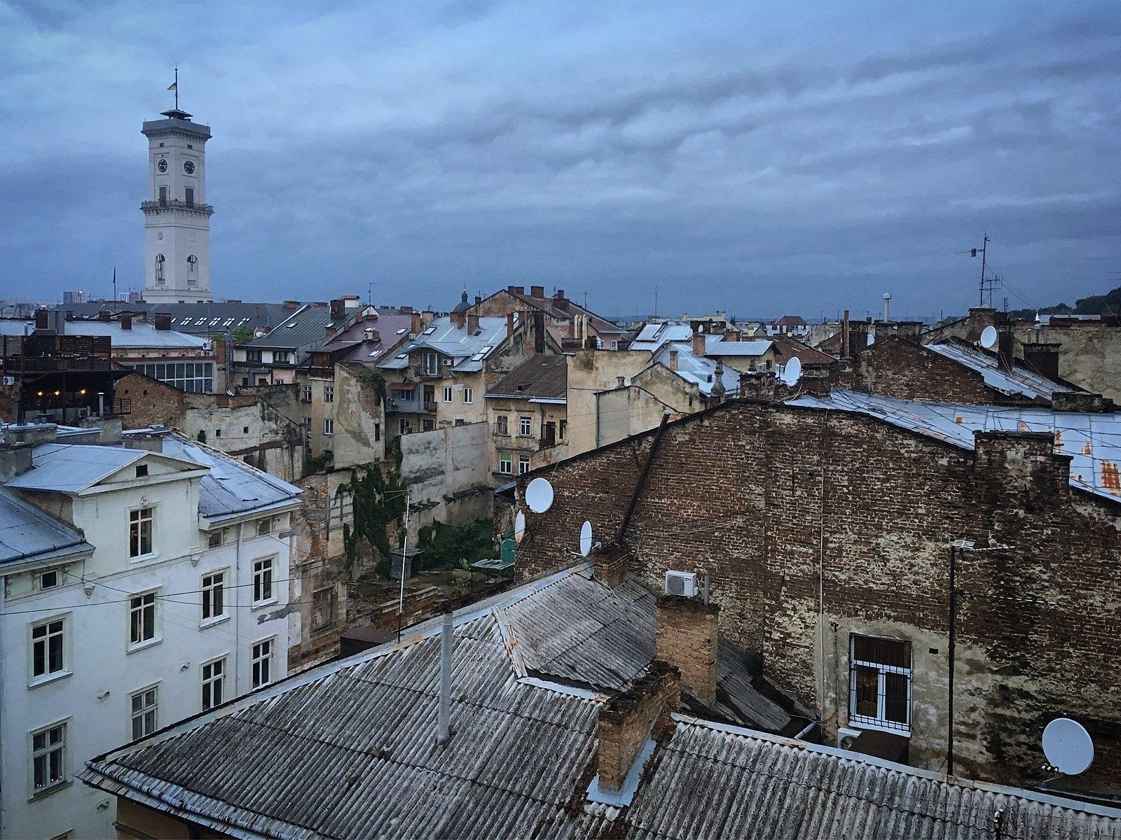 1600x1200 Leaving Lviv