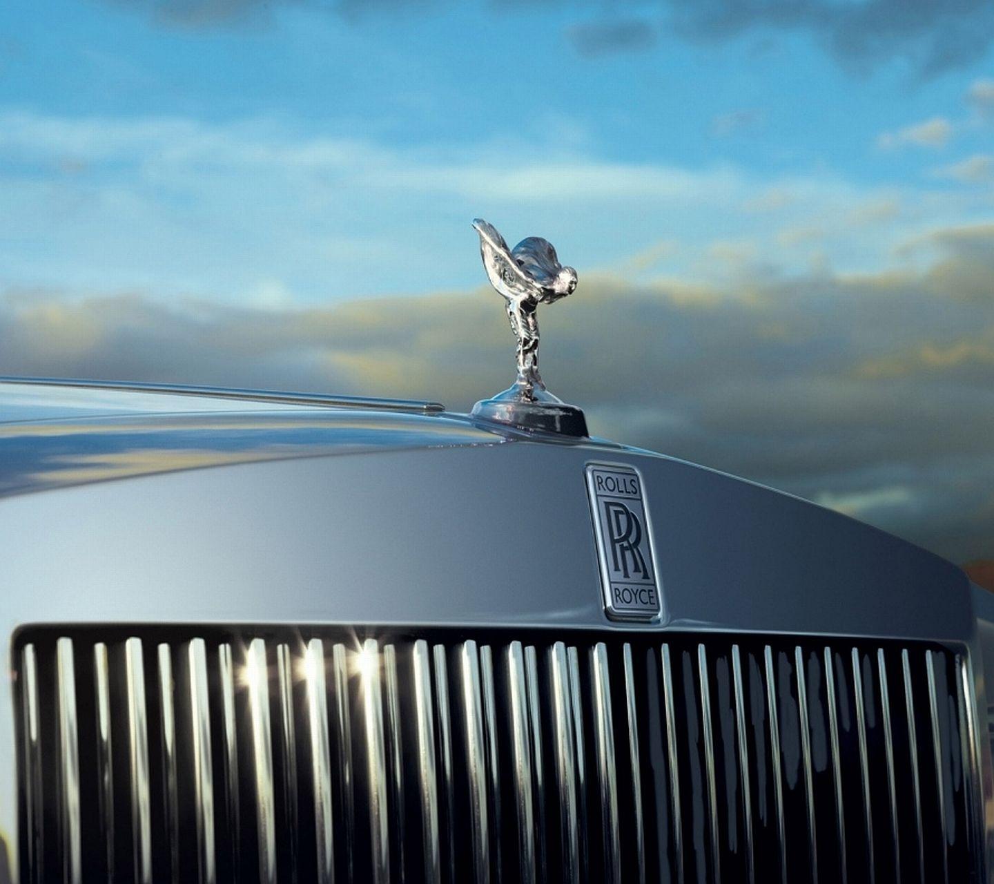 1440x1280 Rolls Royce Phantom Logo Wallpaper Download