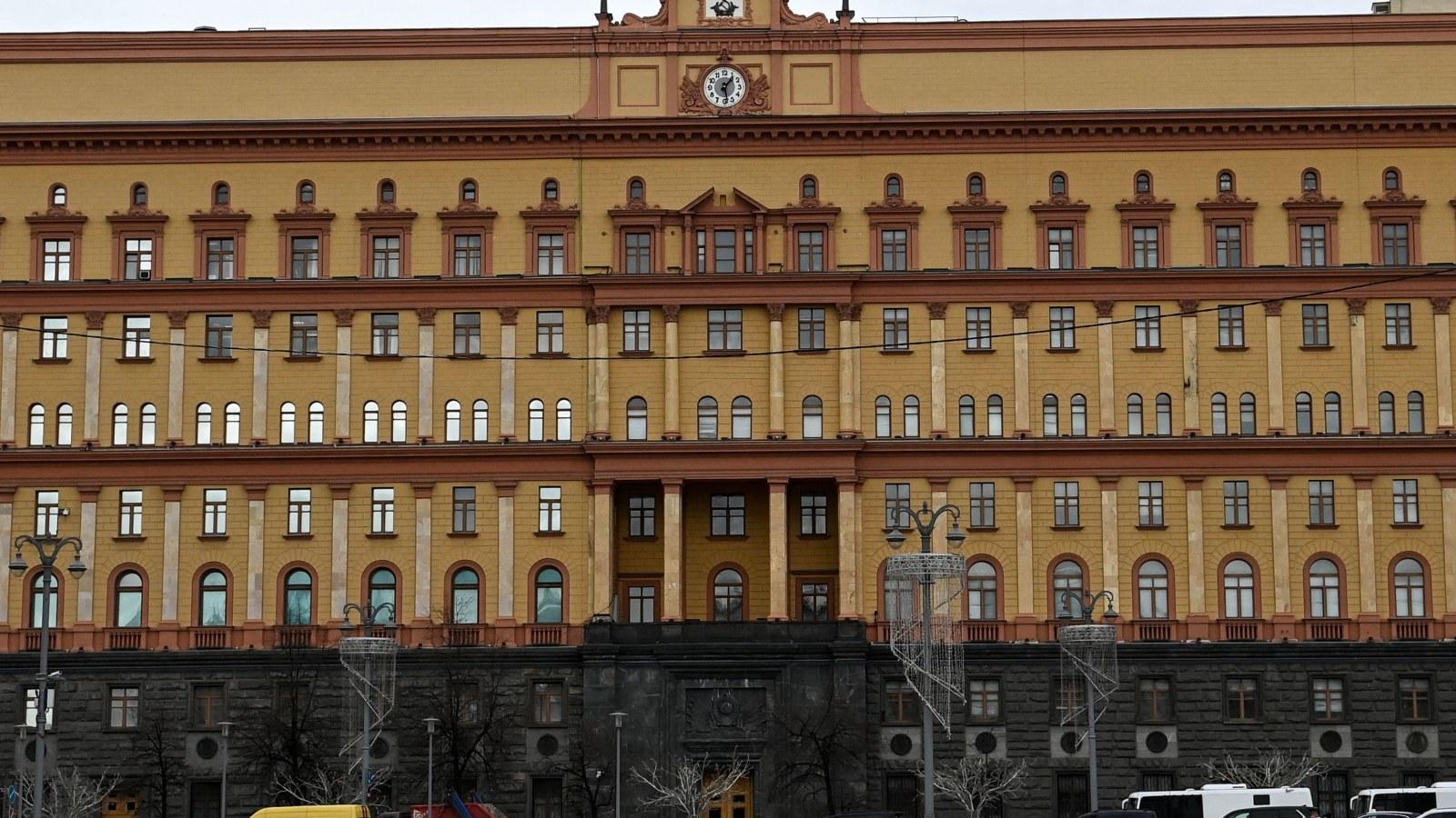 1600x900 Russia Dissent Rises as Man Tries To Set Government Building on Fire