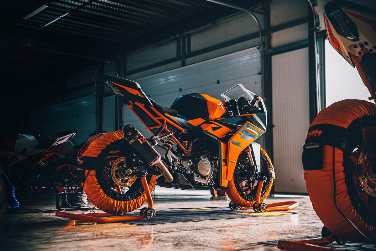 1200x800 THE 2022 KTM RC 390 BRINGS READY TO RACE DNA TO THE STREET PRESS CENTER