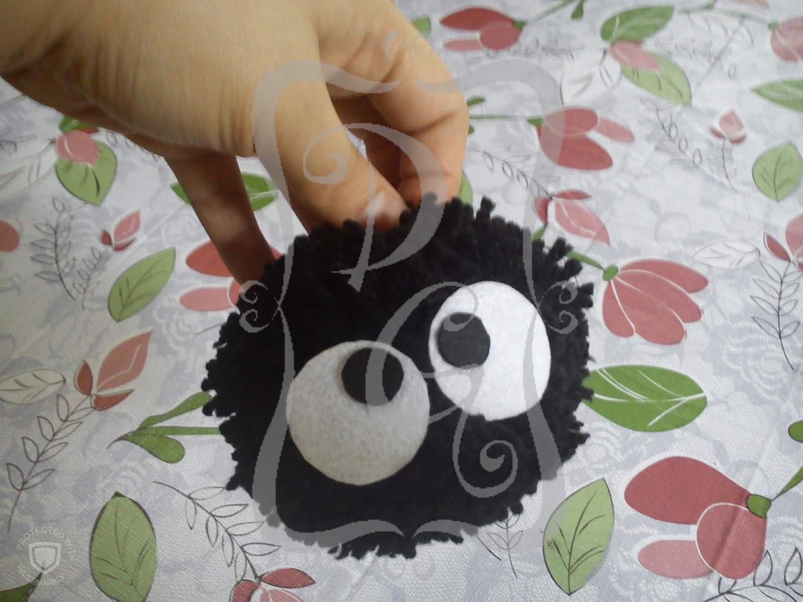 1600x1200 The Duchess' Hands: Sooty the Soot Sprite