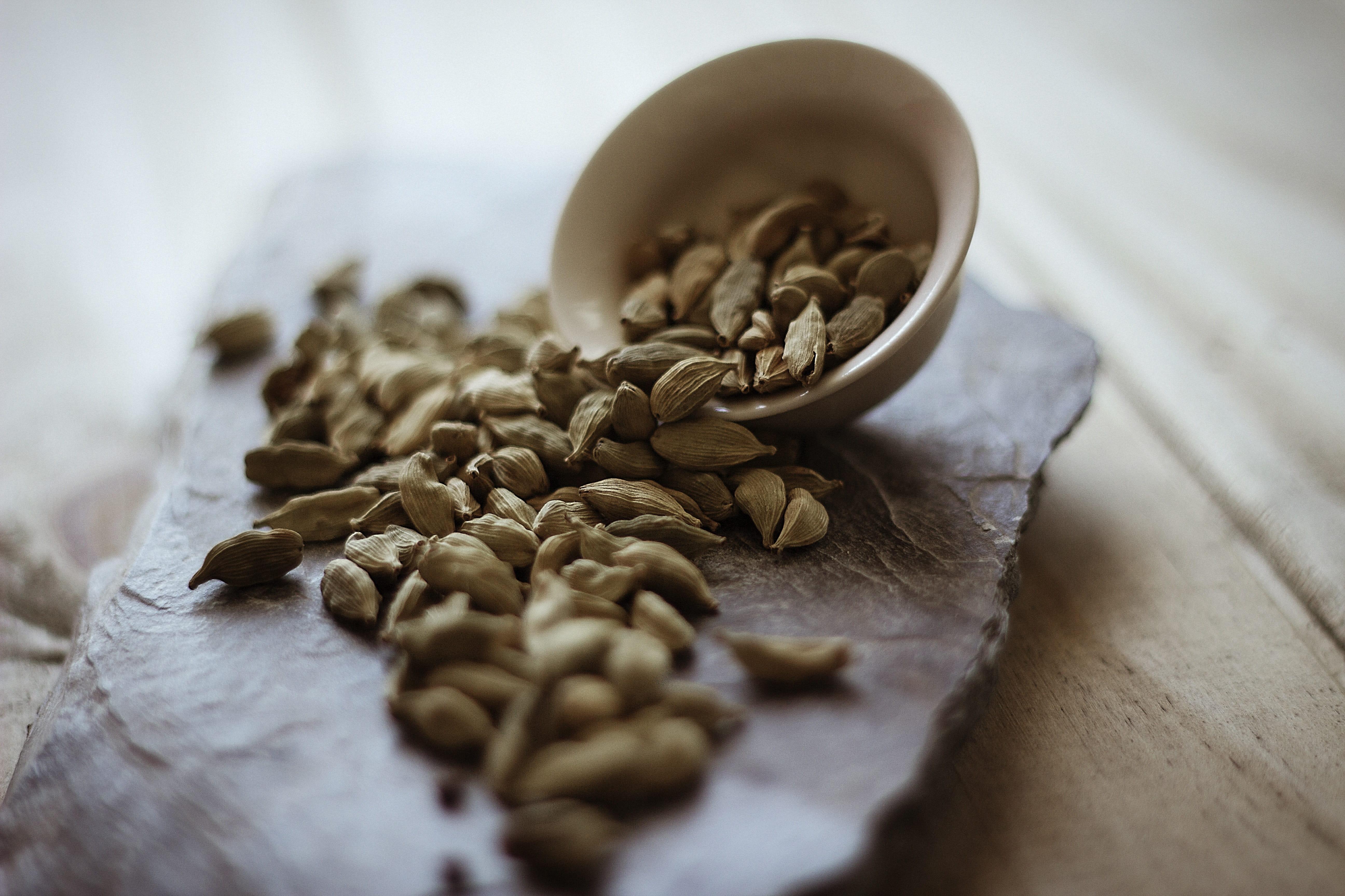 5184x3456 Wallpaper / culinary, Gastronomy, seed, healthy lifestyle, Cardamom, 5K, wellbeing, seeds, selective, flavor, dry, raw food, wood, photography, eat, preparation free download