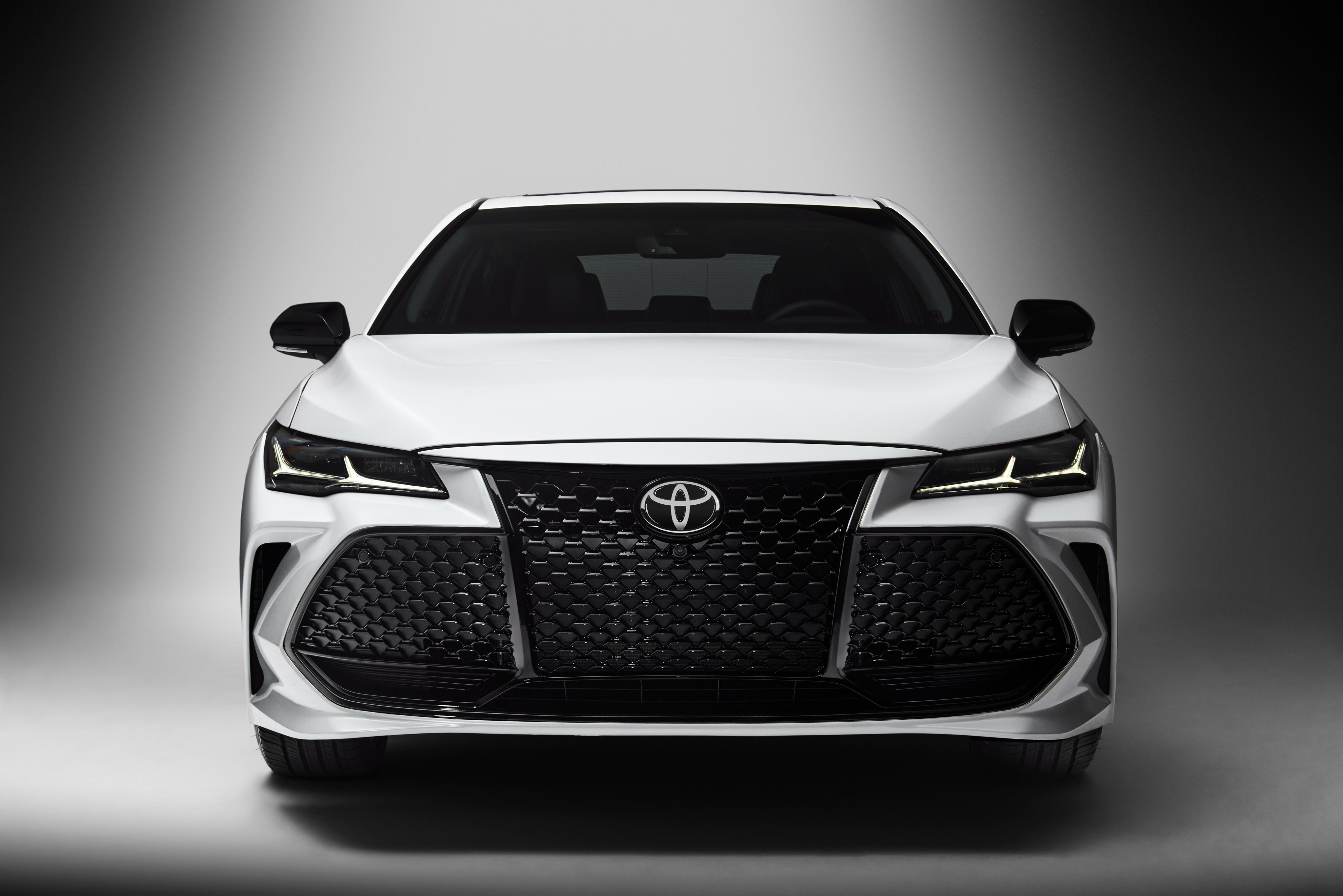 4096x2734 Toyota Avalon Wallpaper