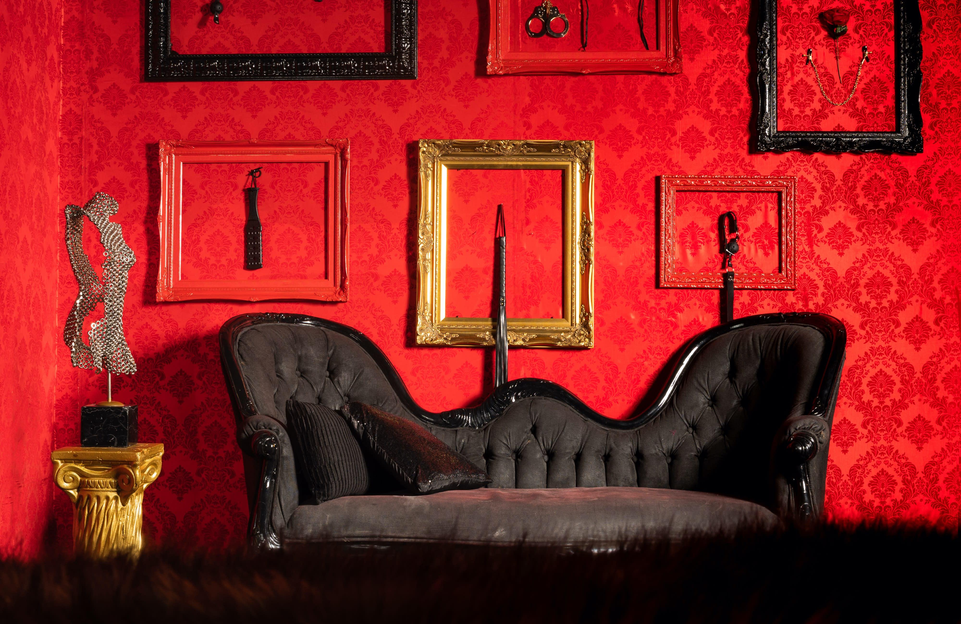 4000x2598 S&M Inspired Red Room Production Set