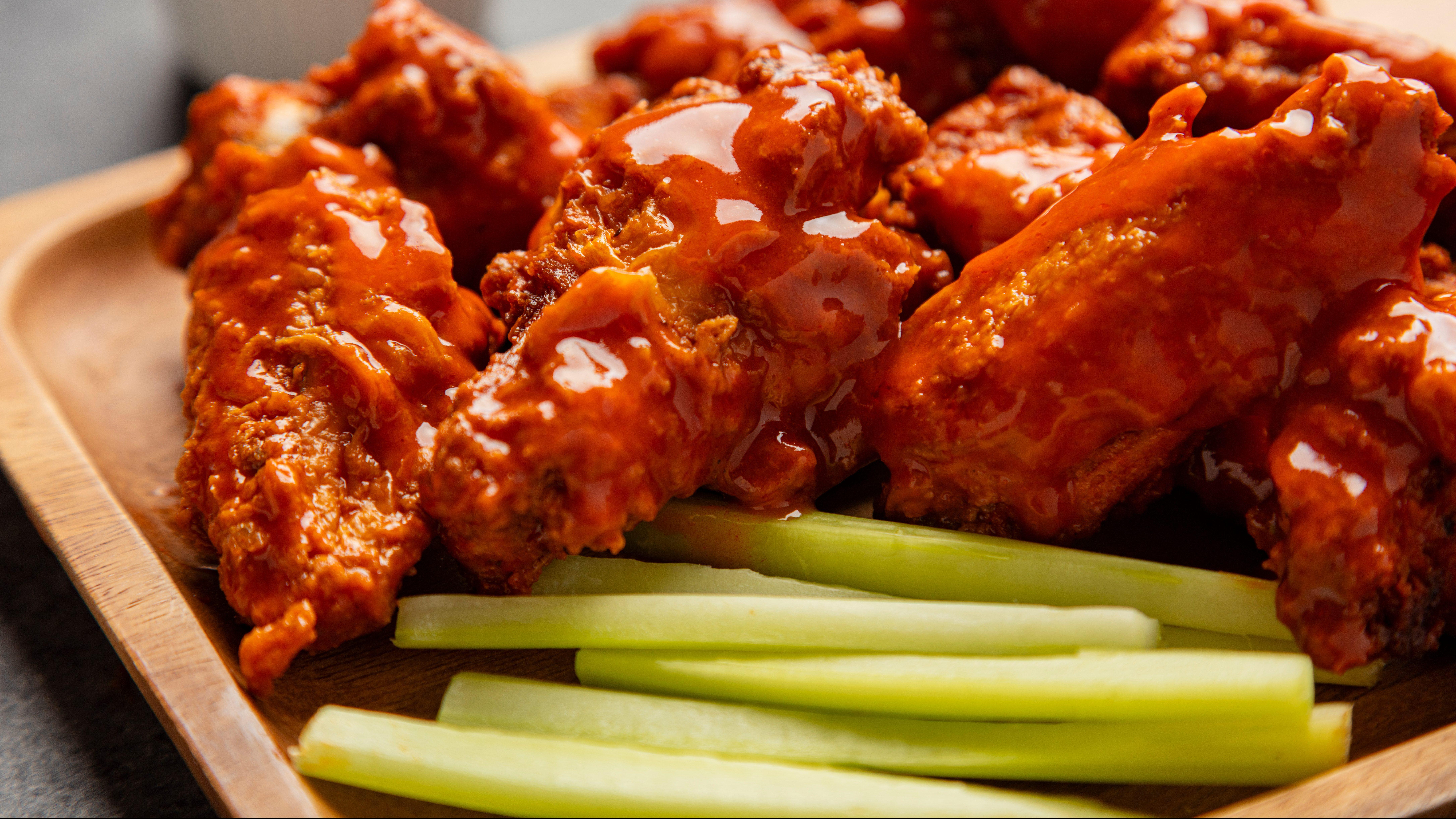 8688x4887 Chicken wings in San Diego: Highest