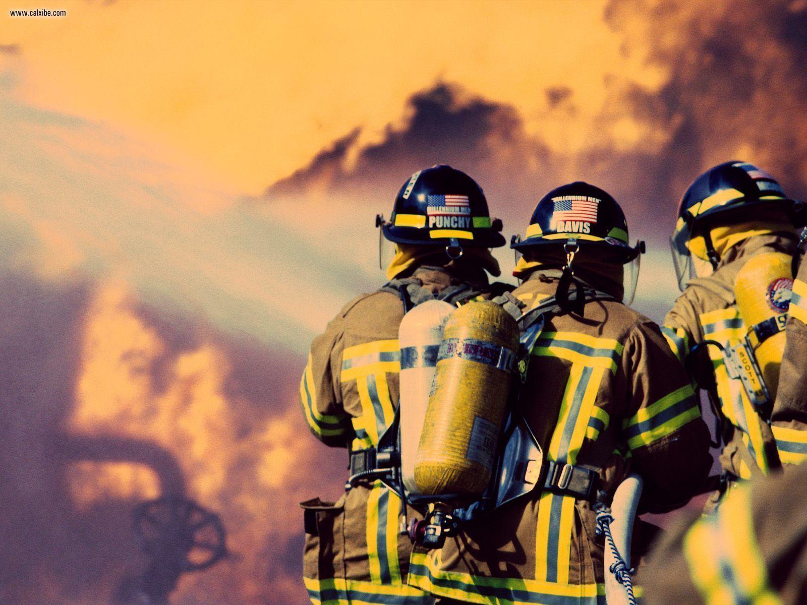 1600x1200 Firefighters Wallpaper
