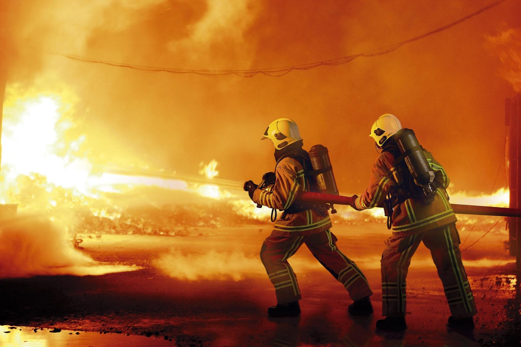 1680x1120 Firefighter Career Facts