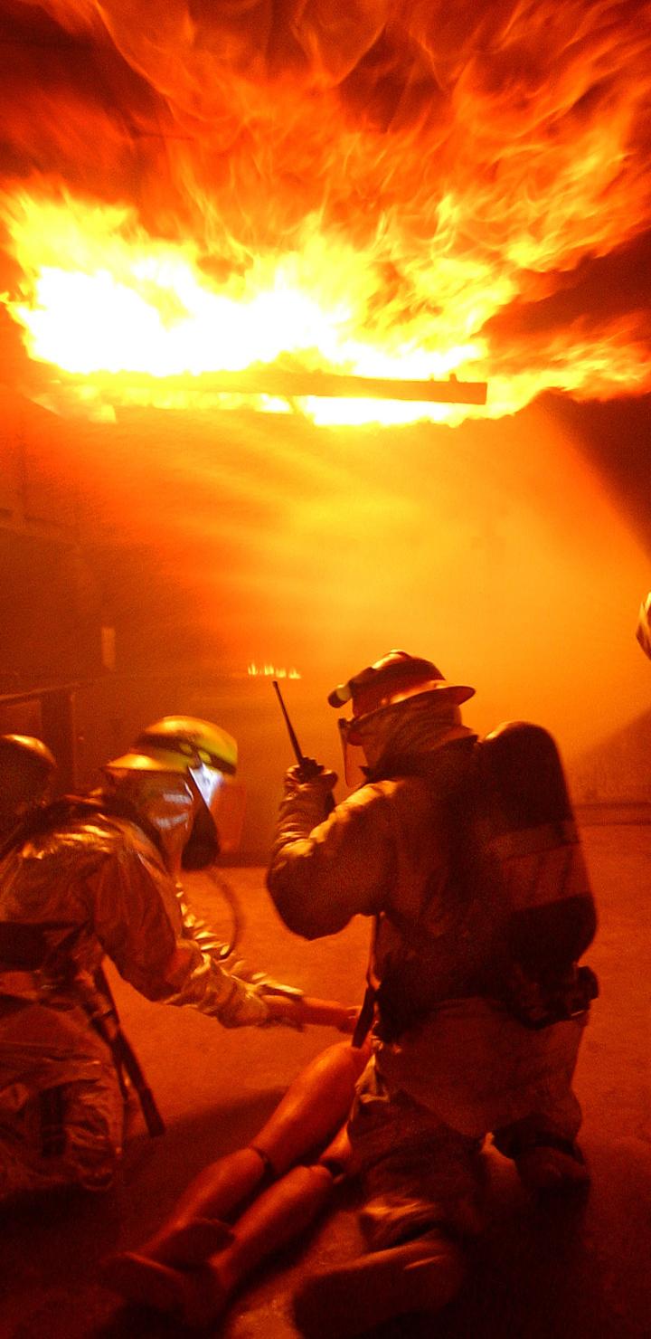 720x1480 Download Firefighter wallpaper