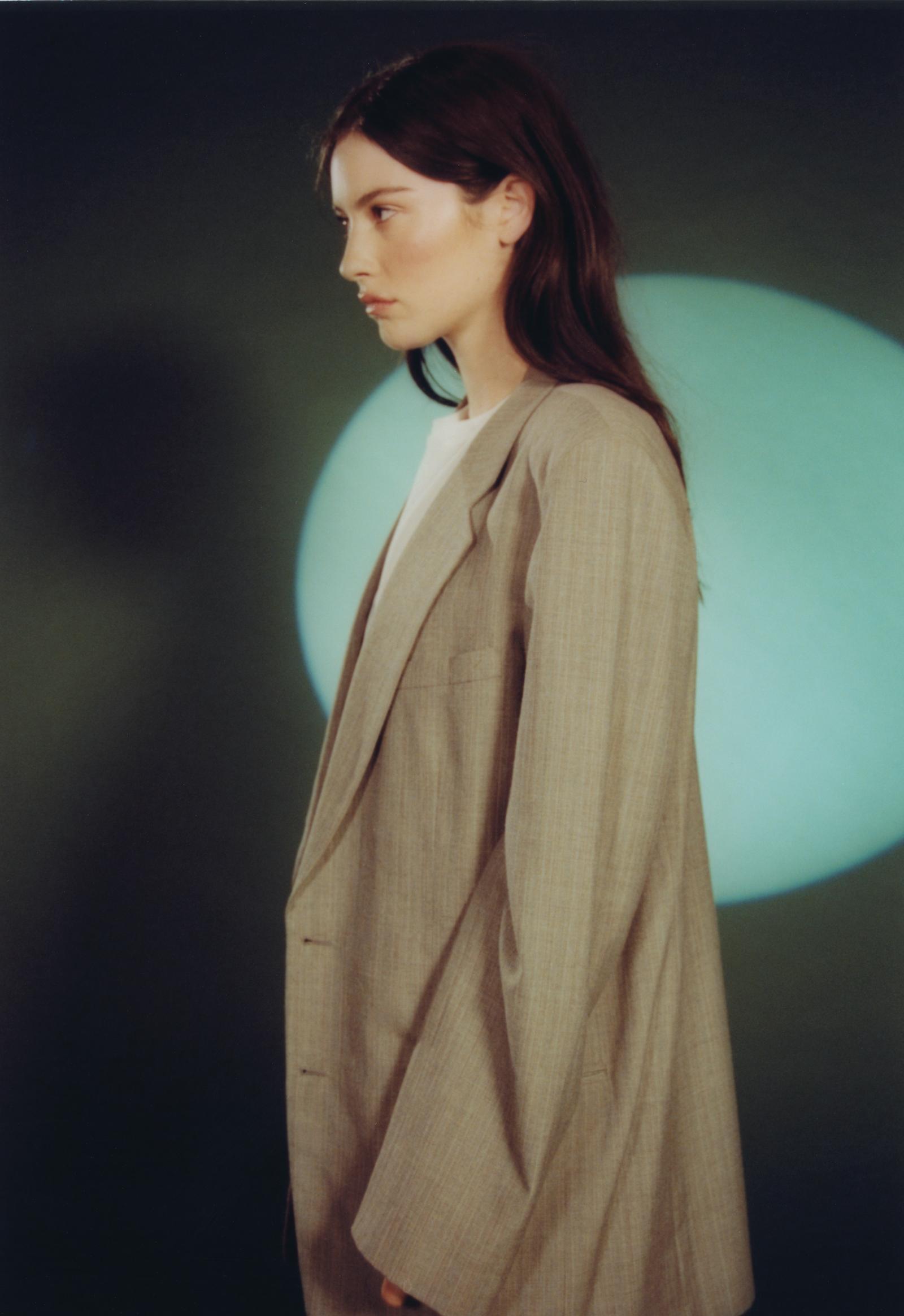 1600x2328 LADYGUNN