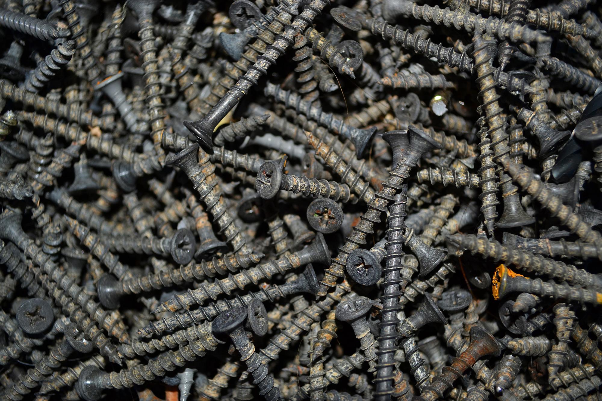 2000x1333 Screws HD Wallpaper and Background