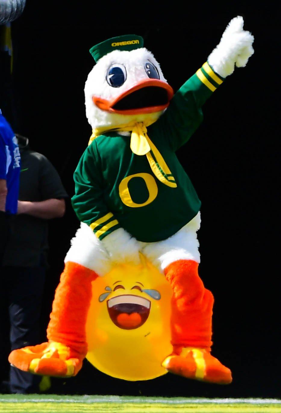 933x1372 Oregon Football on Twitter