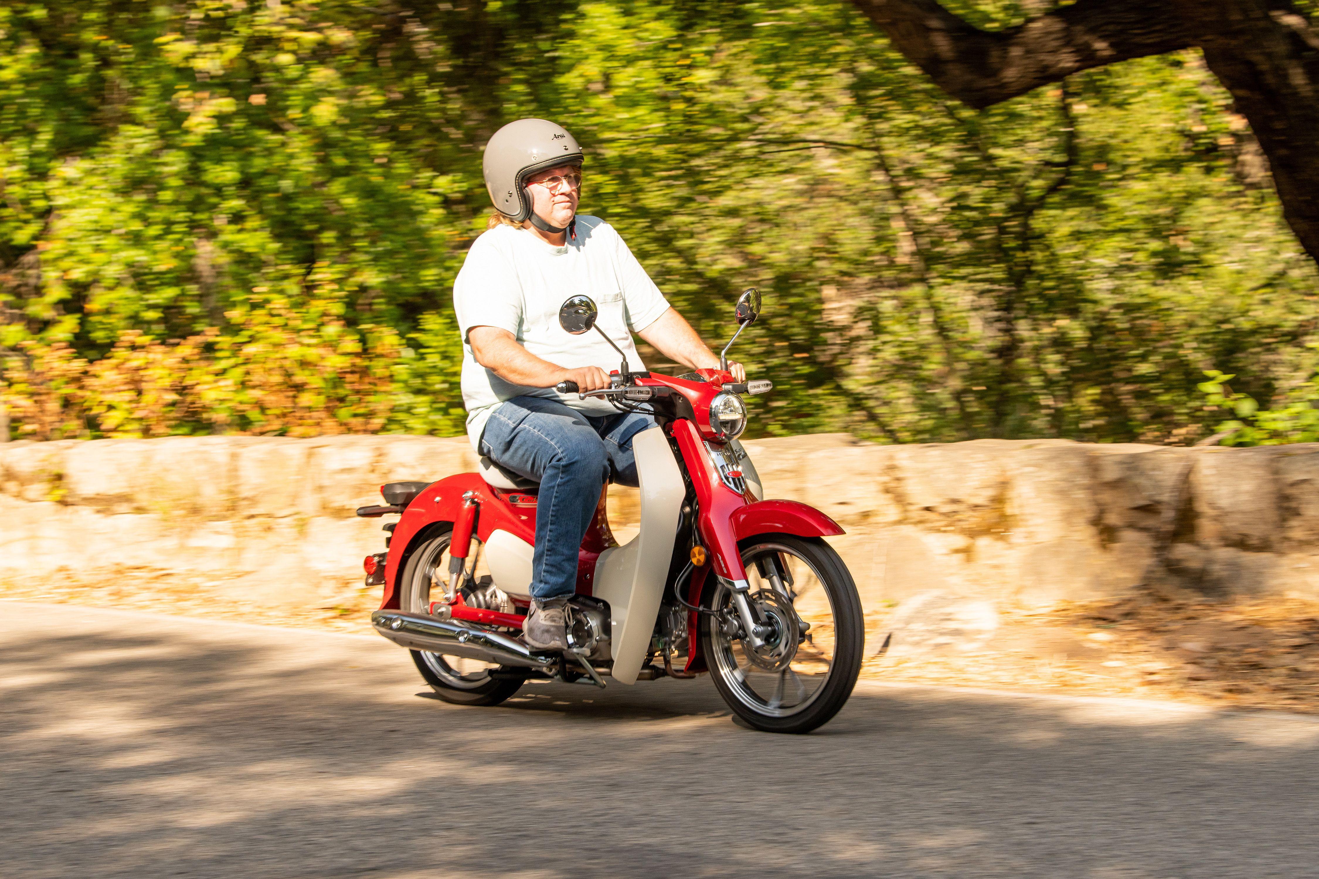 4500x3000 View Photo of the 2020 Honda SuperCub C125