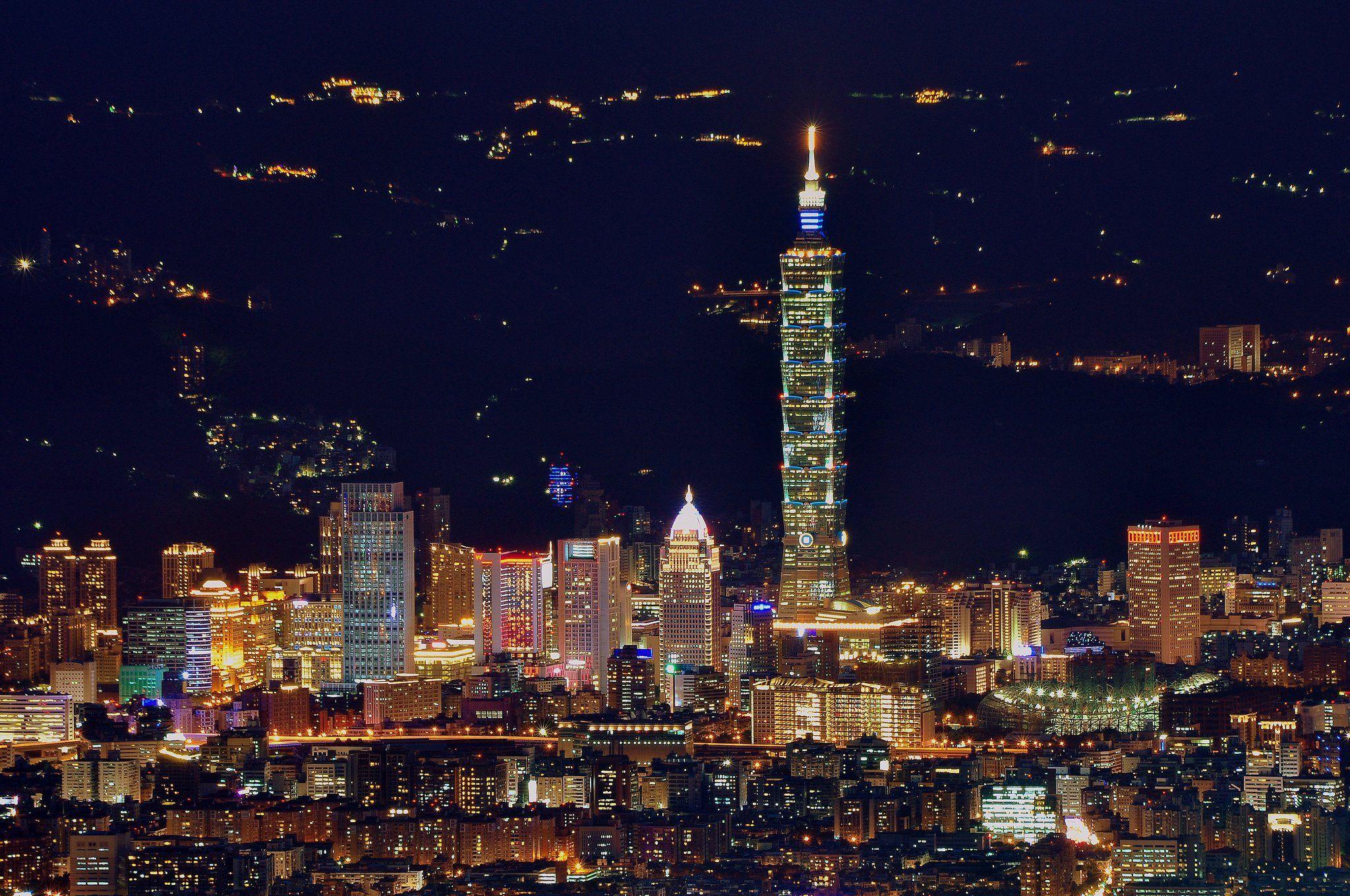 2048x1360 China Taiwan Taipei city tower night sky light lights wallpaper