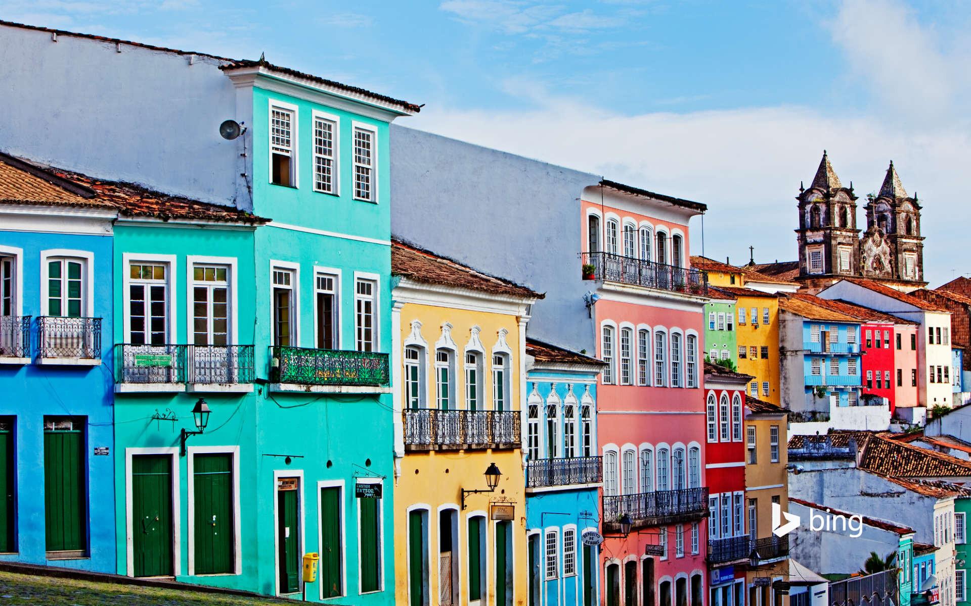 1920x1200 View of painted buildings, Salvador