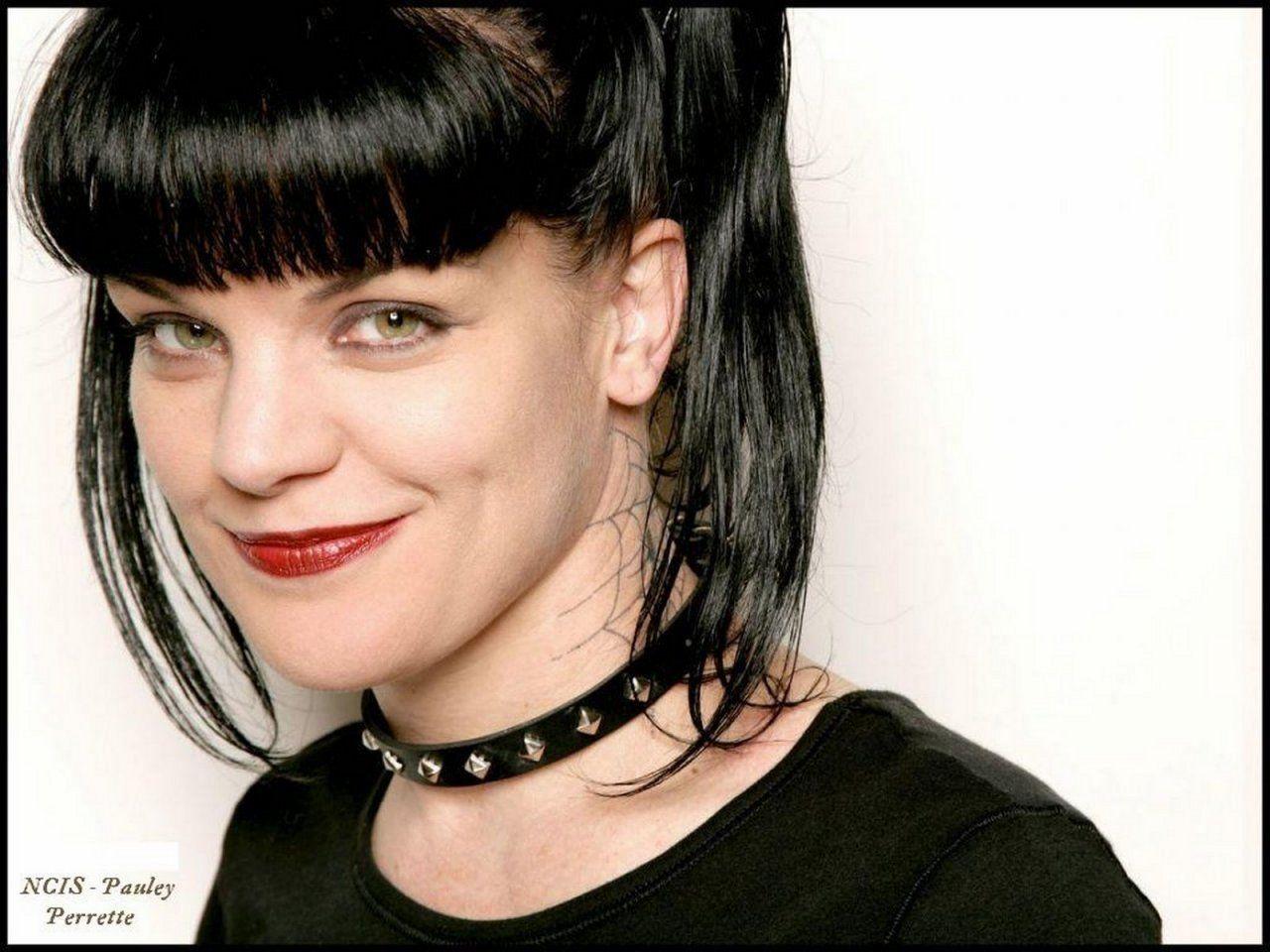 1280x960 psuley perette. Pauley Perrette wallpaper, Pauley Perrette hot
