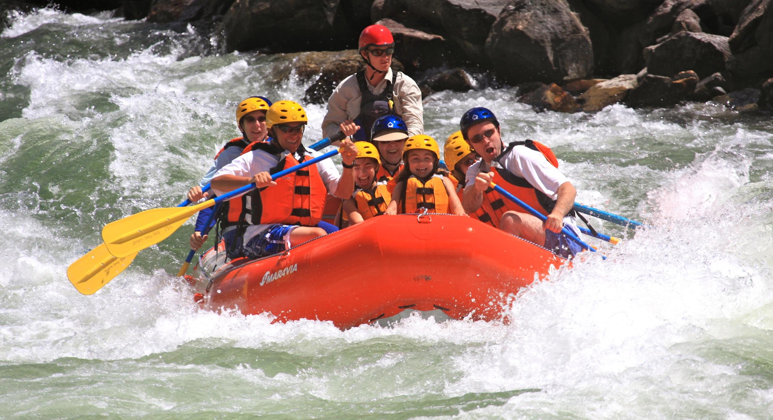 2500x1361 Rafting Wallpaper