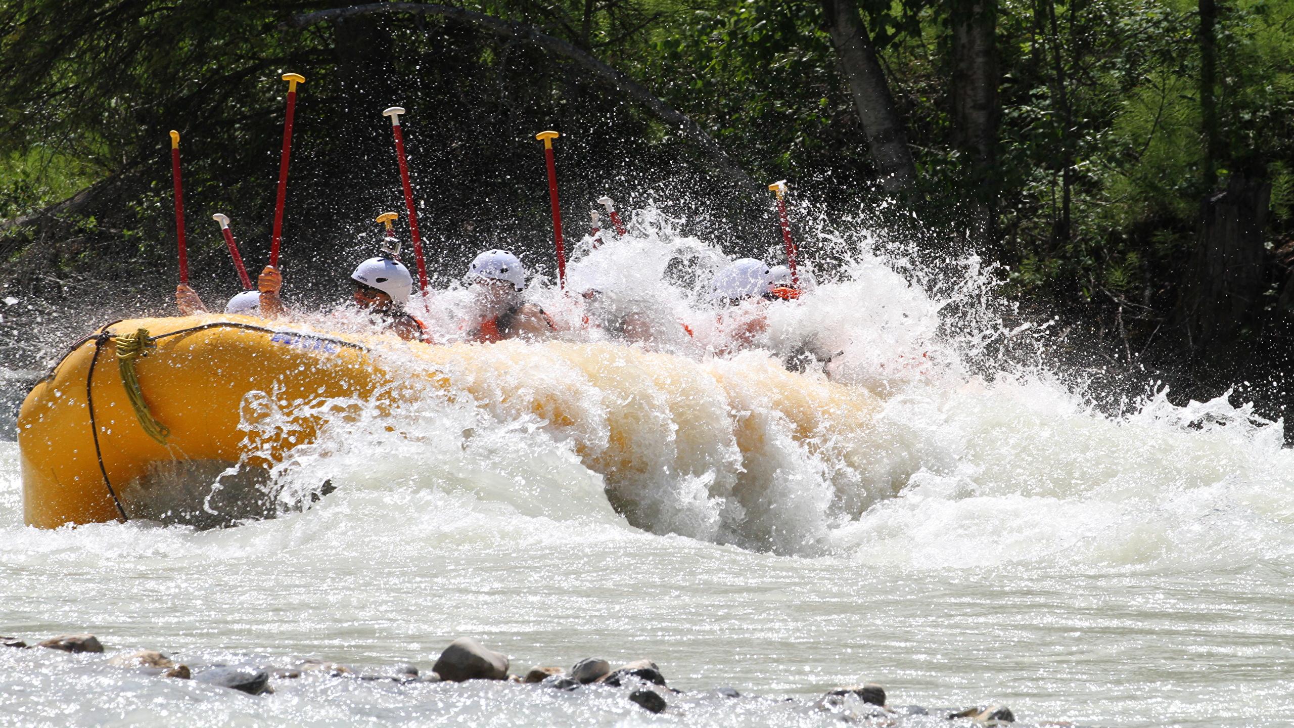 2560x1440 British Columbia Rafting Sport 2560x1440
