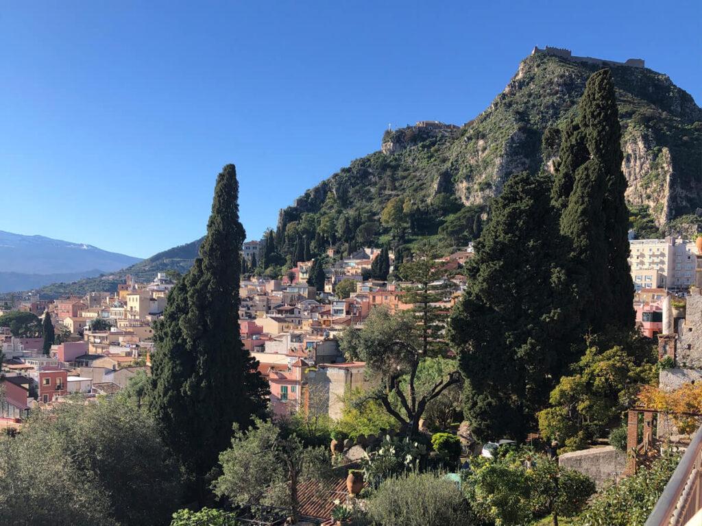 1024x768 Taormina: Exploring Mediterranean Paradise