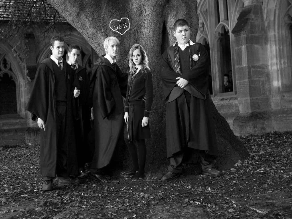1024x768 Dramione Wallpaper: Draco and Hermione